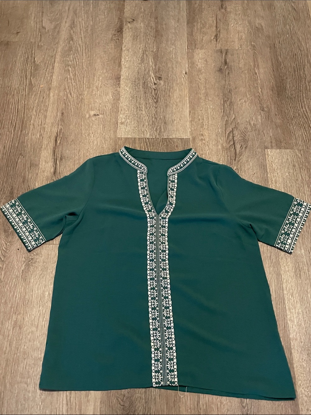 Green Embroidered Short-Sleeve Women’s Shirt